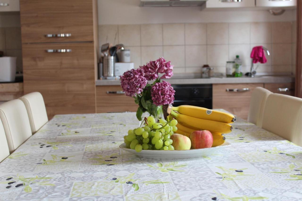 Apartman Robi Nova Vas  Exteriör bild