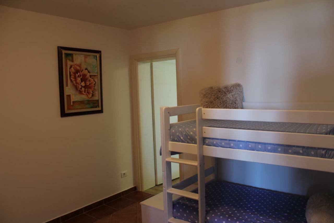 Apartman Robi Nova Vas  Exteriör bild